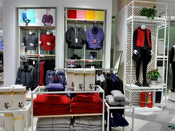 京東攜手紅豆打造首個(gè)服飾類無(wú)界零售店 落地?zé)o錫十一開業(yè)